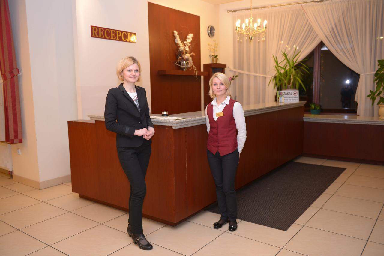 Hotel Pod Debami Terespol Exterior photo