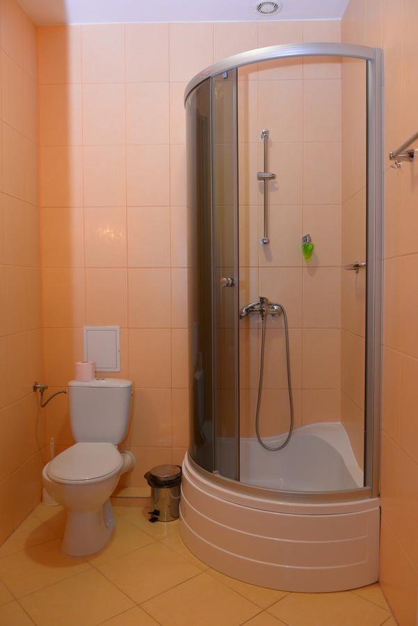 Hotel Pod Debami Terespol Exterior photo